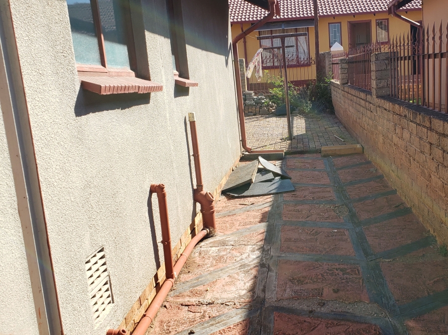 3 Bedroom Property for Sale in Geelhoutpark North West